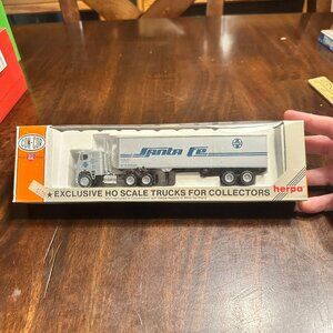 Herpa Con Cor Route 66 HO Scale Tractor & Trailer Santa Fe Railroad Model
